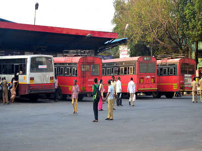 In the first phase, seven buses were started in the border area: Transport at full capacity from today | सीमा भागातील बस वाहतुक पुर्ववत, पहिल्या टप्प्यात सात बसेस सुरु