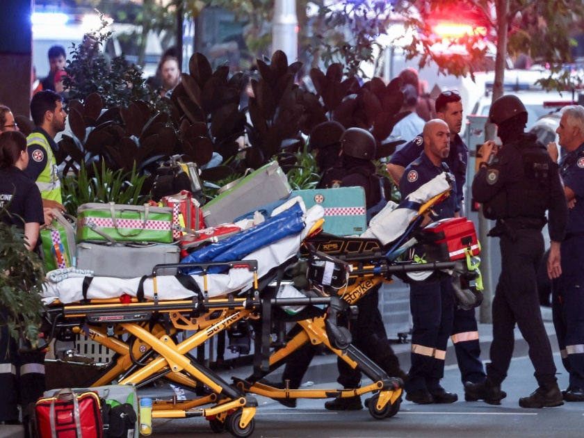 Sydney Shopping Centre Attack: 6 killed, including suspect, in stabbing attack at Sydney's shopping center,  in Australia | सिडनीच्या मॉलमध्ये गोळीबार आणि चाकूहल्ला, सहा जणांचा मृत्यू, अनेक जण जखमी