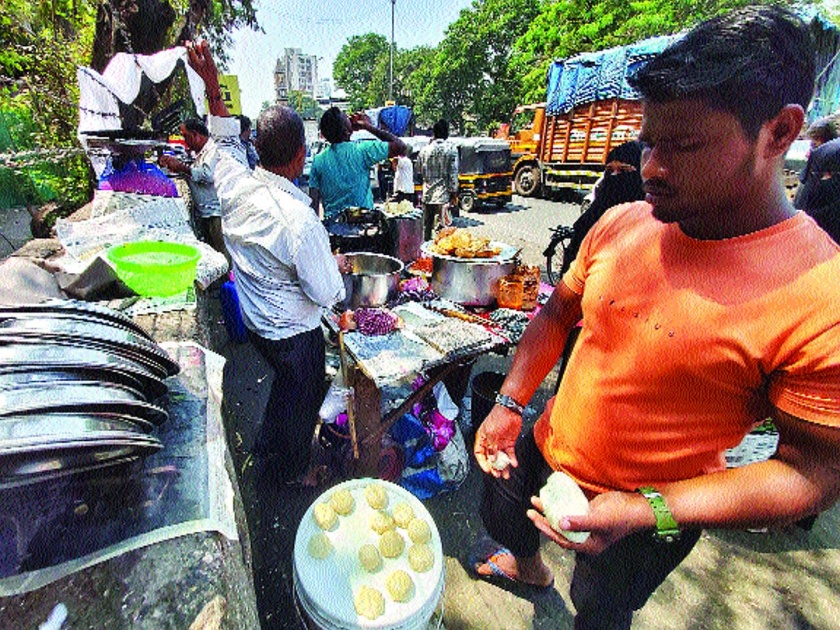 Unauthorized stalls in Navi Mumbai | उघड्यावरच्या खाद्यपदार्थांमुळे आरोग्य धोक्यात, अनधिकृत स्टॉल्सना अभय