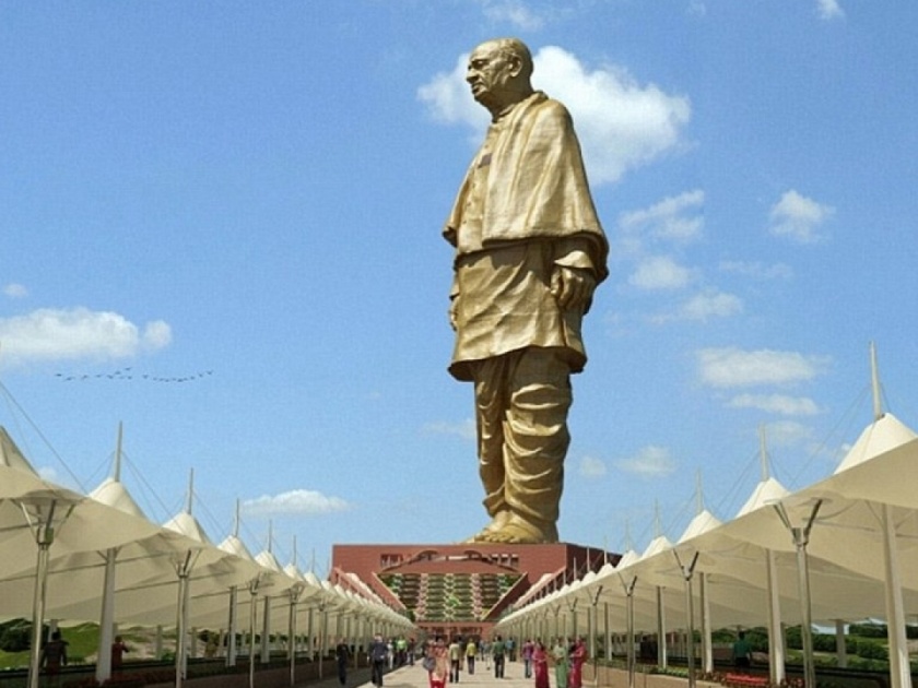 'Statue of Unity' Is biggest attraction for tourist | 'स्टॅच्यू ऑफ युनिटी' बनतोय पर्यटकांच्या आकर्षणाचे केंद्र, दिवाळीमध्ये केली कोट्यवधीची कमाई   
