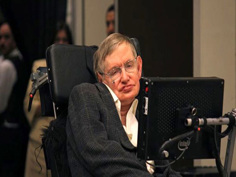 When Stephen Hawking PhD management broke Cambridge Website | स्टिफन हॉकिंग यांच्या 50 वर्षींनी आलेल्या पीएचडी प्रबंधामुळे क्रॅश झाली होती केंब्रिजची वेबसाइट
