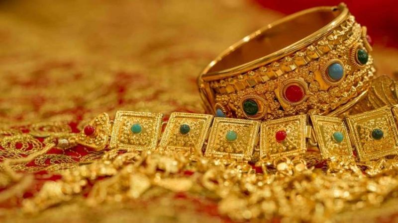 Stolen Gold purchasing done at a hotel in Sarafa Bazar of Akola | सराफ बाजारातील खाणावळीसमोर सोने खरेदीचा व्यवहार झाल्याचा पोलिसांचा दावा