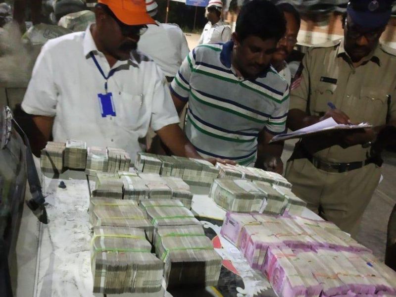 Police has recovered Rs 1.90 Crore in cash from a lorry carrying cement bags | सिमेंटच्या ट्रकमध्ये आढळली 1.90 कोटींची रोकड, पोलिसांकडून रक्कम जप्त 