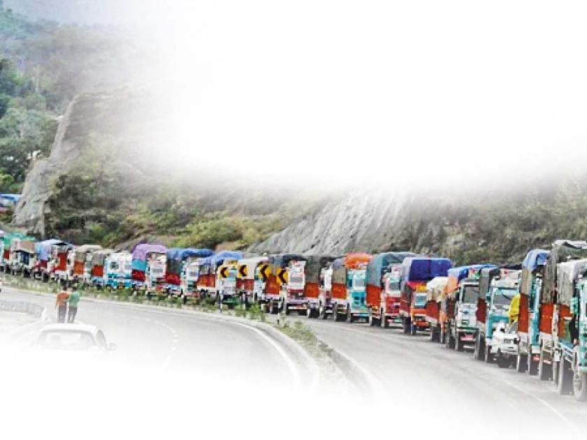 Jammu - Srinagar Highway is the lifeline of people in JnK | काश्मीर घाटीतला हायवे!