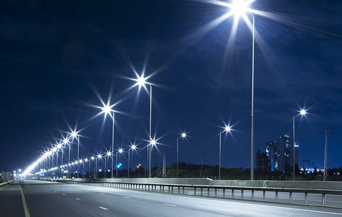  Removing additional streetlights on roads - Mayor's directions | रस्त्यांवरील अतिरिक्त पथदिवे हटविणार - महापौरांचे निर्देश 
