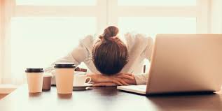 is being online stressful for you? | घरात बसा ऑनलाइन दिसा ! ऑनलाइन असण्याचा ताण छळतो आहे का?