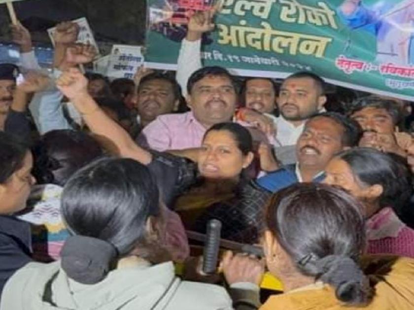 Protest at Malkapur railway station, police detained workers | मलकापूर रेल्वे स्थानकावर आंदोलन, पोलिसांनी कार्यकर्त्यांना घेतले ताब्यात