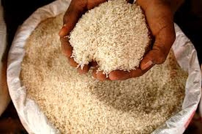 Students will get direct rice and pulses instead of diet | विद्यार्थ्यांना आहाराऐवजी मिळणार थेट तांदूळ व दाळ
