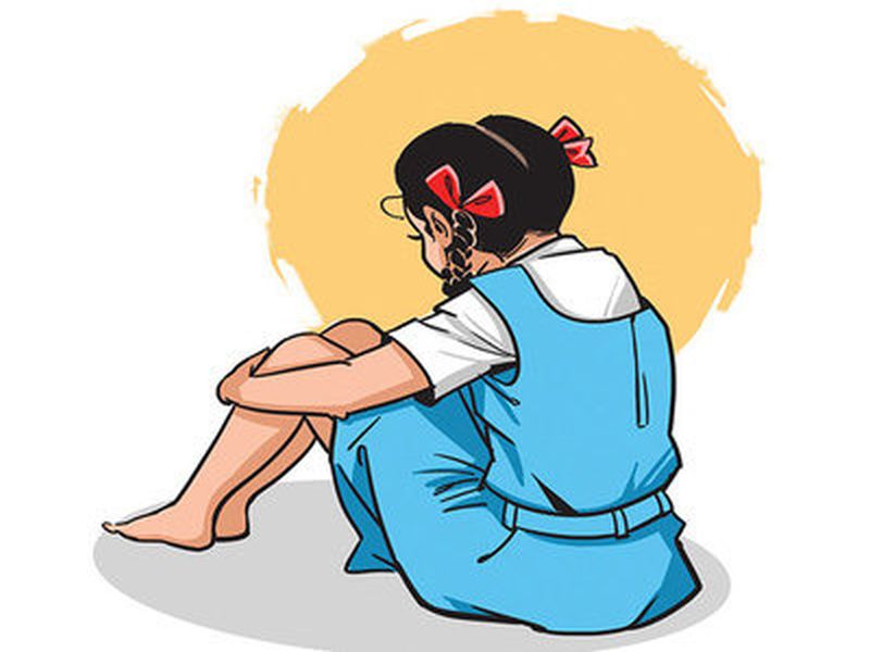 teacher let girl student be slapped 168 times as a punishment for not completing homework | शिक्षक की वैरी?... गृहपाठ केला नाही म्हणून विद्यार्थिनीला 168 वेळा थोबाडीत मारलं!