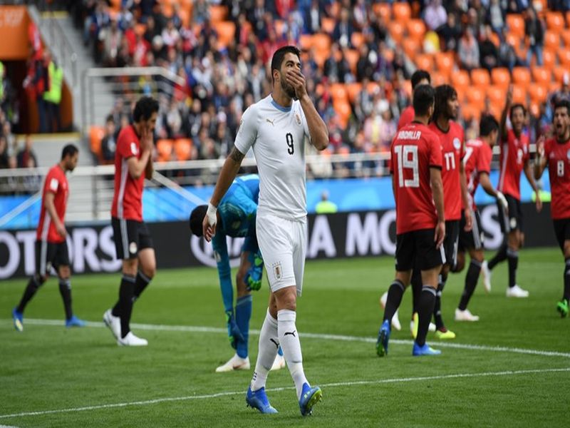 FIFA World Cup 2018: Uruguay's Suarez disappointed in the first session | FIFA World Cup 2018 : पहिल्या सत्रात उरुग्वेच्या सुआरेझने केले निराश
