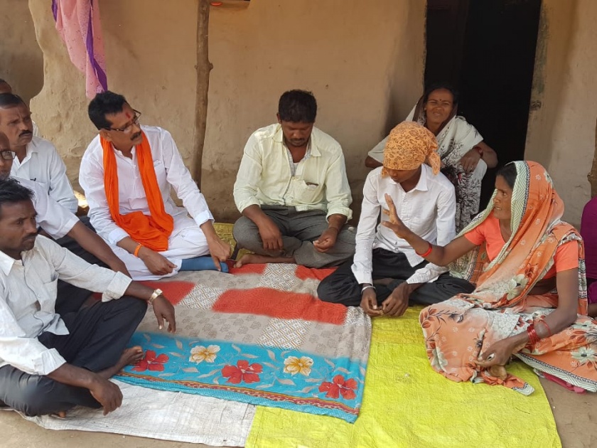 Suhshath Rathod's Visit to farmers family | सुभाष राठोड यांची आत्महत्याग्रस्त कुटुंबियास भेट