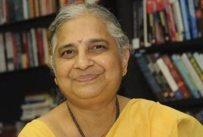 Sudha Murthy announces Rs 25 Crore for the victims of Kodagu floods | कर्नाटकमधील पूरग्रस्तांसाठी सुधा मूर्ती यांनी दिली तब्बल 25 कोटींची मदत 