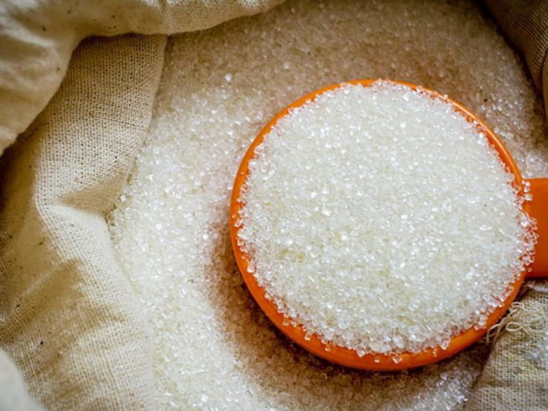 45 lakh fraud of a businessman with the lure of giving cheap sugar | स्वस्तात साखर देण्याच्या आमिषाने व्यावसायिकाची ४५ लाखांची फसवणूक