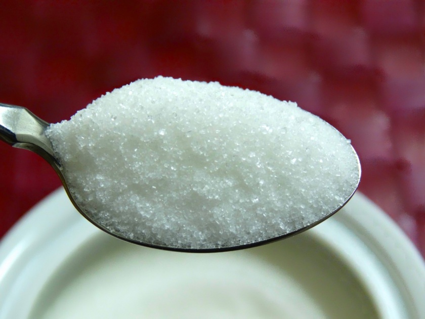 Minimum rates of sugar sales will be: - Movement of sugar industry under government control | साखर विक्रीचे किमान दर ठरणार-: साखर उद्योग सरकारी नियंत्रणाखाली आणण्याच्या हालचाली