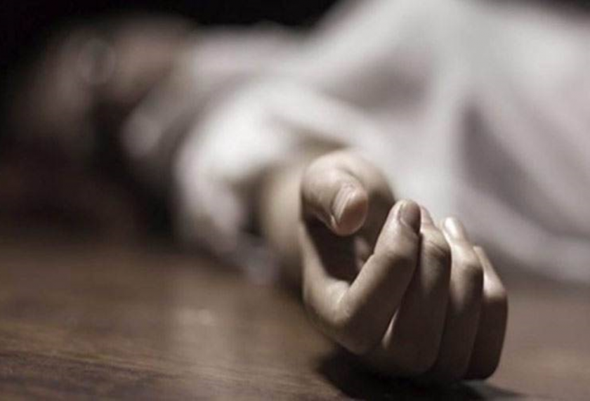 Suicide of arrested person in rape at police station | बलात्काराच्या आरोपात ताब्यात घेतलेल्या व्यक्तीची पोलीस ठाण्यात आत्महत्या