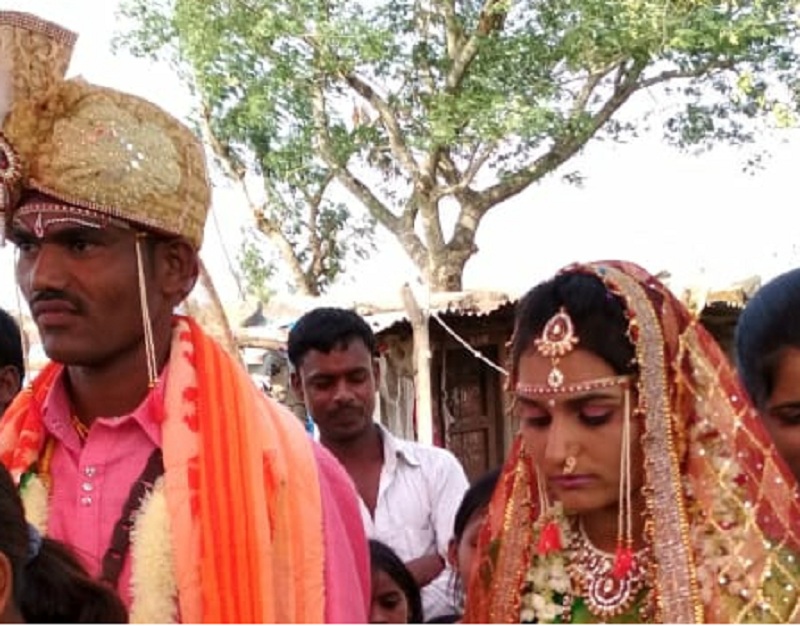 The couple's suicide in their own farm land; The marriage was done six months ago | दांपत्याची स्वतःच्या शेतातच आत्महत्या; सहा महिन्यापूर्वीच झाले होते लग्न