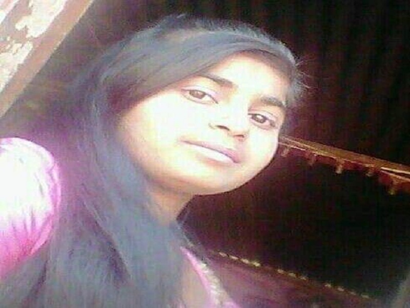 School girl commits suicide in Aashti | आष्टीत गळफास घेऊन दहीविच्या मुलीची आत्महत्या