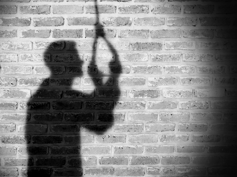 suicide by strangulation of a prisoner serving life sentence in yerawada open Jail | येरवडा खुल्या कारागृहात जन्मठेपेची शिक्षा भोगणाऱ्या कैद्याची गळफास घेऊन आत्महत्या