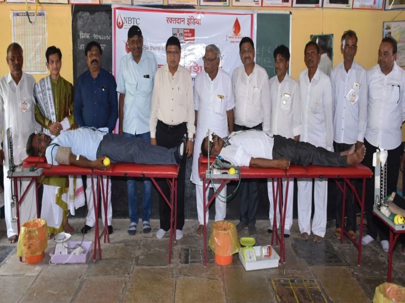 Collection of 46 blood bags in Sujalpur camp | सुजालपूर येथील शिबीरात 46 रक्त पिशव्यांचे संकलन
