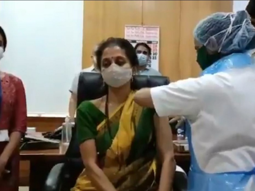 ... So Supriya Sule took the corona vaccine even though she was less than 60 years old | Video : ... म्हणून 60 पेक्षा कमी वय असतानाही सुप्रिया सुळेंनी घेतली कोरोनाची लस