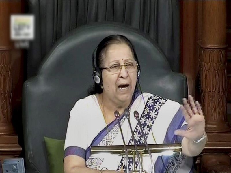 loksabha speaker sumitra mahajan discussion on genral quota reservation bill | लोकसभेत चर्चेदरम्यान घड्याळ बंद पडताच सुमित्रा महाजन म्हणाल्या...