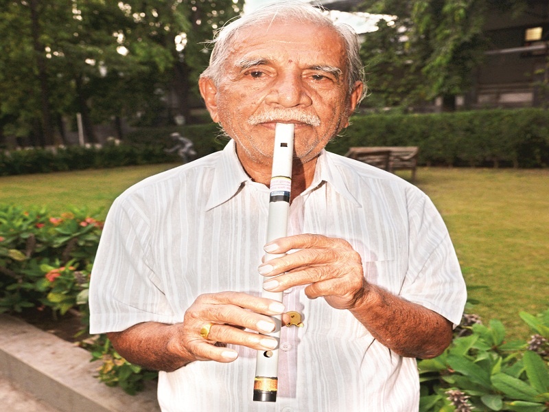 Flute musician | बासरीवादक संगीतरत्न