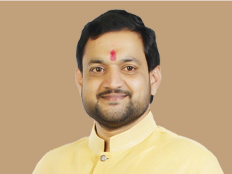 Maharashtra election 2019: Sunil Shelke vidhan sabha canditate of ncp in maval | Maharashtra election 2019: मावळमध्ये भाजपला मोठा झटका, सुनील शेळके राष्ट्रवादीचे उमेदवार