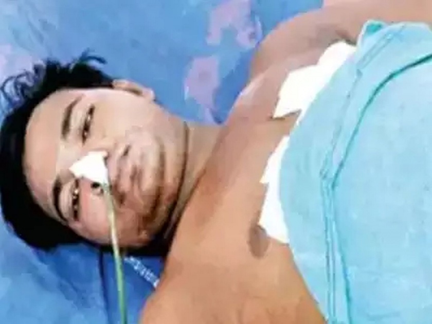 Man Falls From Train In Telangana Walks 9 Km With His intestine Out | ...अन् आतडी बाहेर येऊनही तो ९ किमी चालला