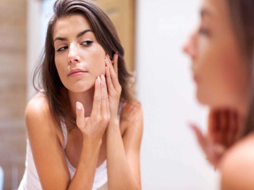 Daily skin care mistakes you must avoid at any cost | तुम्हीही त्वचेबाबत 'या' चुका करता का?; असं पडू शकतं महागात!