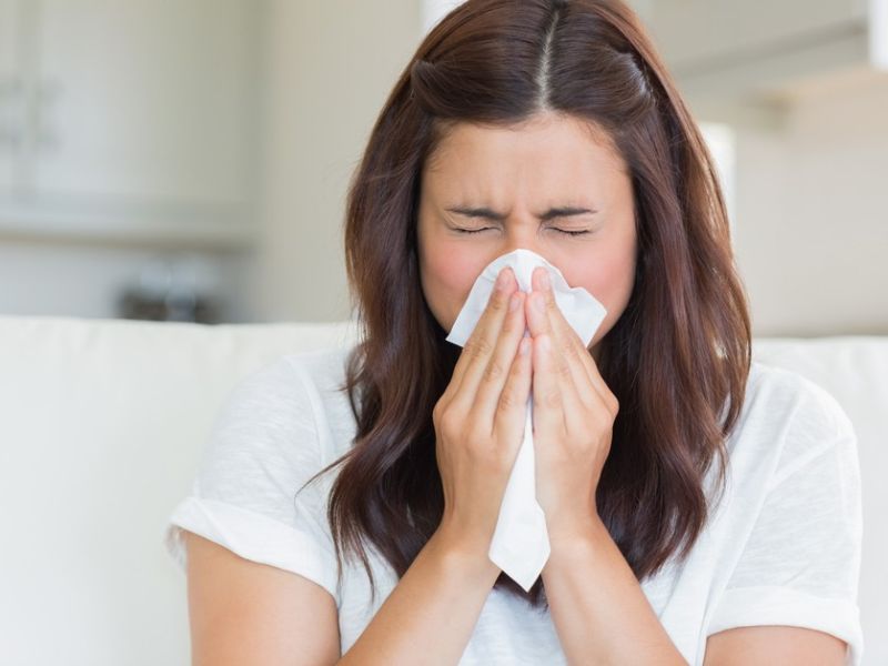 Suppressing a sneeze could be dangerous | जबरदस्तीने शिंक रोखणे धोकादायक, गमवावा लागू शकतो जीव! 