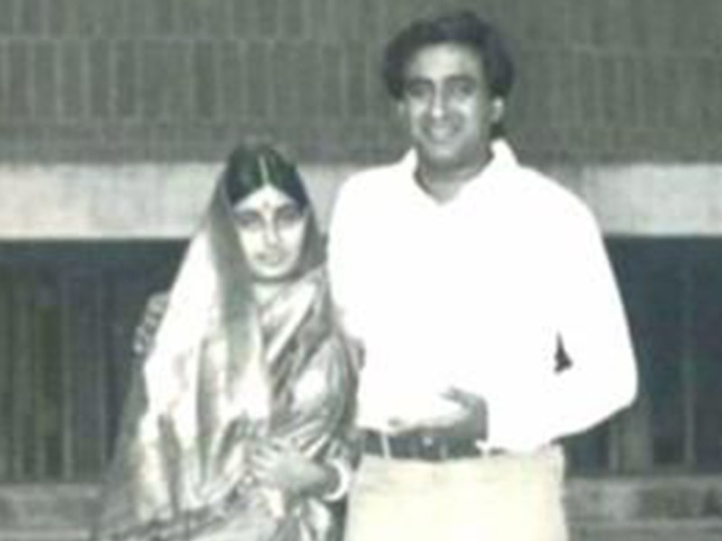 love story and interesting facts about Sushma Swaraj | या फोटोतील महिला नेत्याला ओळखलं का? केला होतां आतंरजातीय विवाह, फारच रंजक आहे प्रेमकहाणी