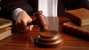 senior lawyers license suspended for six months | अकोट येथील ज्येष्ठ विधिज्ञाची  सनद सहा महिन्यांसाठी निलंबित