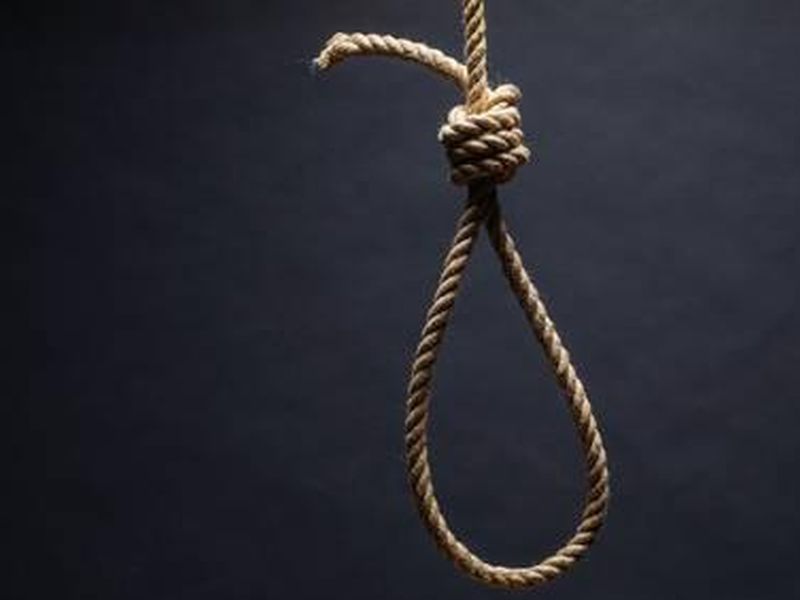 20-year-old girl commits suicide by strangulation; Incident in Chandrapur | गळफास घेऊन २० वर्षीय तरुणीची आत्महत्या; चंद्रपूरमधील घटना