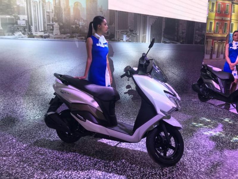 Suzuki luxury scooter burgman Auto Expo 2018 | Auto Expo 2018: जाणून घ्या सुझुकीच्या या लक्झरी स्कुटीची फिचर्स आणि किंमत