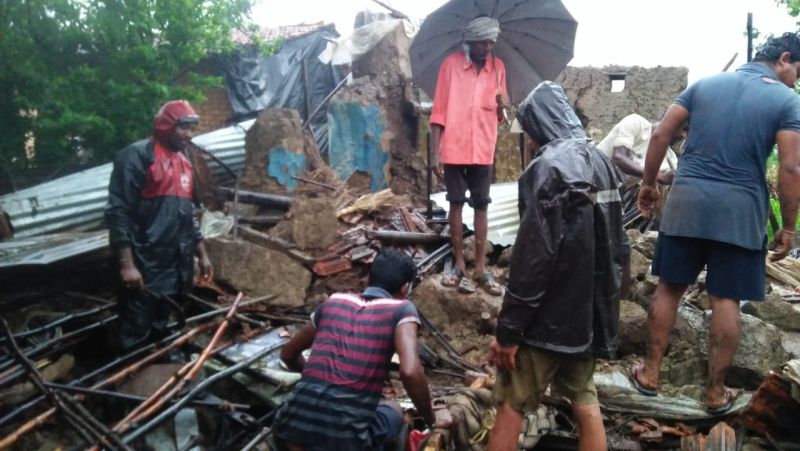 heavy rain in Chandrapur district; Homes collapsed, contacts were broken | चंद्रपूर जिल्ह्यात संततधार; घरे कोसळली, संपर्क तुटला