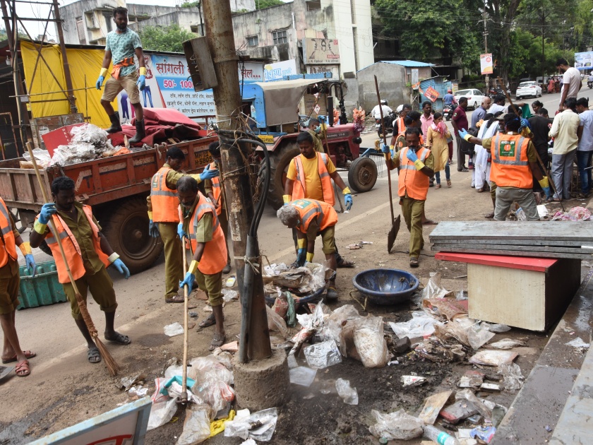 Sangeeta's cleanliness caused by Mumbai | मुंबईच्या पथकाकडून तब्बल साडेतीन हजार टन कचरा उचलला , स्वच्छता मुंबईमुळे फत्ते