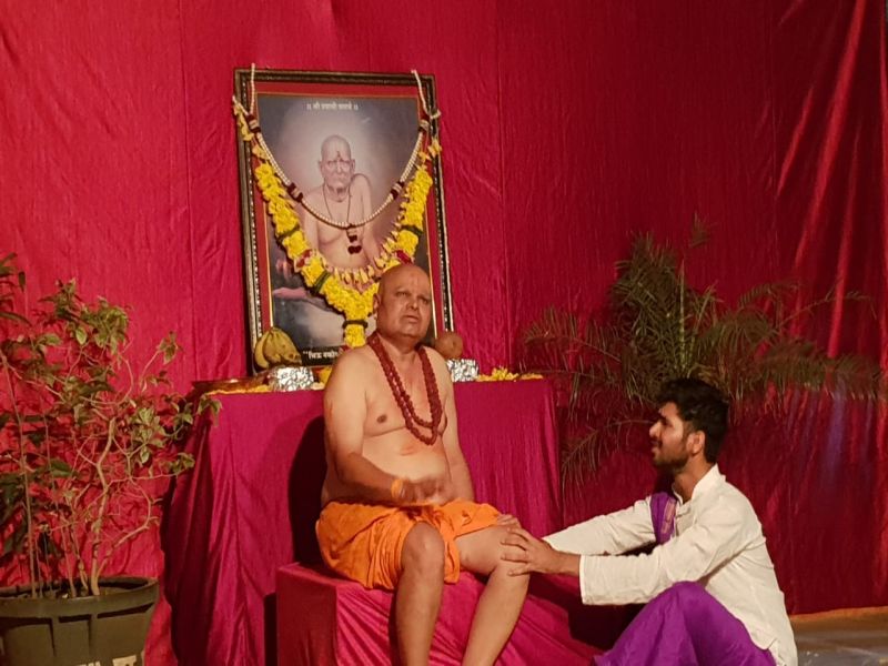 'Kripasindhu Swami Samarth' by the dramatic drama of Thane. | ठाण्यातील अभिनय कट्ट्यावर अवतरले नाट्याविष्कारातून 'कृपासिंधू स्वामी समर्थ'