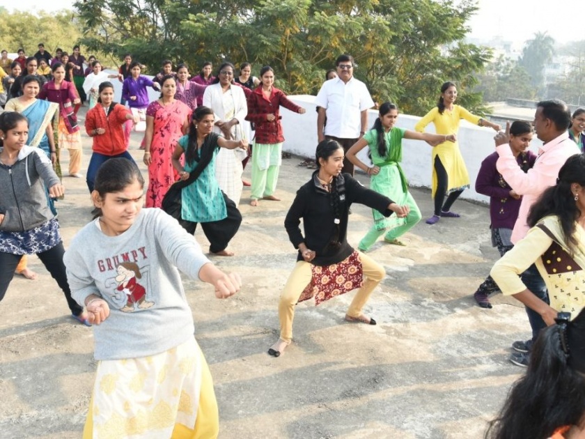 'Sway Siddha' campaign in Chalisgaon | चाळीसगाव येथे ‘स्वयंसिध्दा’ अभियान
