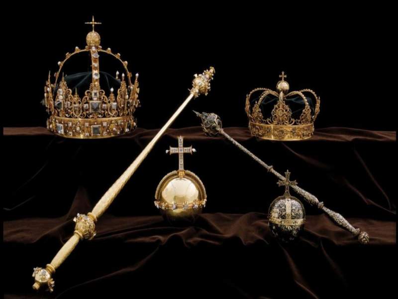 Thieves Steal Sweden's Crown Jewels And Escape In A Speedboat | स्वीडनची राजरत्ने चोरुन, स्पीडबोटीने चोर फरार