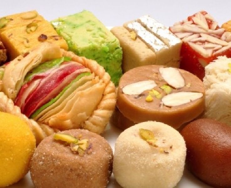 Beware of sweets coming from out of state | परराज्यांतून येणाऱ्या मिठाईपासून सावधान