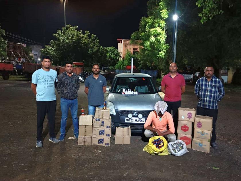 Blockade in Wyfed border; Liquor worth seven lakhs was seized along with the vehicle | वायफड हद्दीत नाकाबंदी; वाहनासह सात लाखांची दारु पकडली