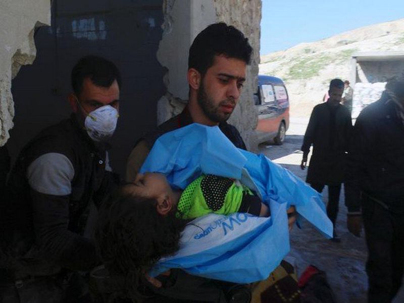 chlorine gas attack in aleppo 9 killed and dozens injured | सीरियामध्ये रासायनिक हल्ला, 9 जणांचा मृत्यू 