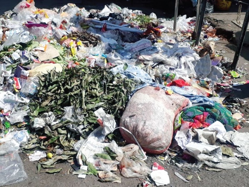 The waste empire in Mira-Bhayander; Late pick up because no classification occurs | मीरा-भाईंदरमध्ये कचऱ्याचे साम्राज्य; वर्गीकरण होत नसल्याने उचलण्यास उशीर