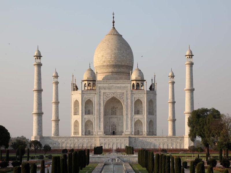 Sunni board says Shah Jahan gave it Taj Mahal ownership SC asks for papers | जा, शहाजहाँची सही असलेला कागद घेऊन या; वक्फ बोर्डाला सुप्रीम कोर्टाचा आदेश