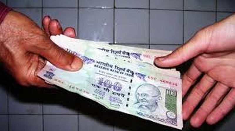 Talathi Arrested While taking bribe of Rs 300 | ३०० रुपयांची लाच घेताना तलाठी गजाआड