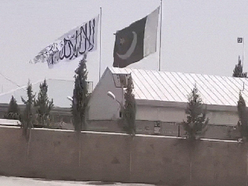 Pakistani and Taliban flags flying at the site of the assassination of Indian photojournalist Danish Siddiqui | ज्या ठिकाणी झाली भारतीय पत्रकाराची हत्या, तिथे फडकत आहेत पाकिस्तान आणि तालिबानचे झेंडे