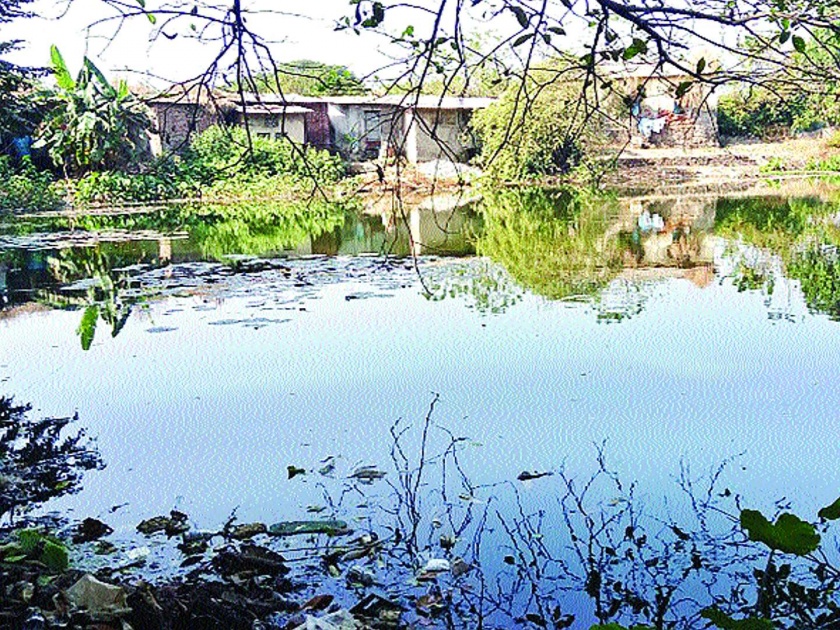 The historic Hataleswar lake in Pali city is overlooked | पाली शहरातील ऐतिहासिक हटाळेश्वर तलाव दुर्लक्षित