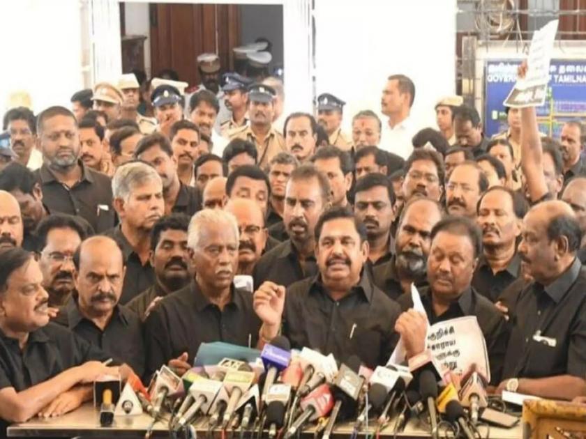 पालिकेत लिपिकाने मारल्या उपायुक्तांच्या सह्या