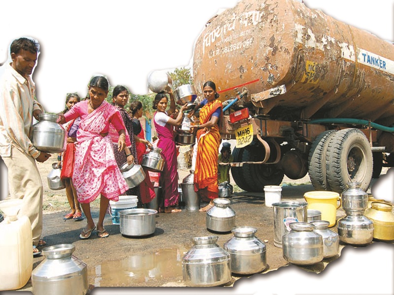 Scarcity status in Solapur district; Water supply to 92 villages, 97 tankers on 70 9 plots | सोलापूर जिल्ह्यात टंचाई स्थिती; ९२ गावे, ७०९ वाड्यावस्त्यांवर ९७ टँकरने पाणीपुरवठा 
