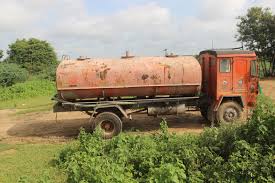 Water supply through tankers in 28 villages of Akola district! | अकोला जिल्ह्यातील २८ गावांत टँकरद्वारे पाणी पुरवठा!
